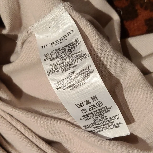 Burberry dress, ladies small, tan, knit - Picture 7 of 7